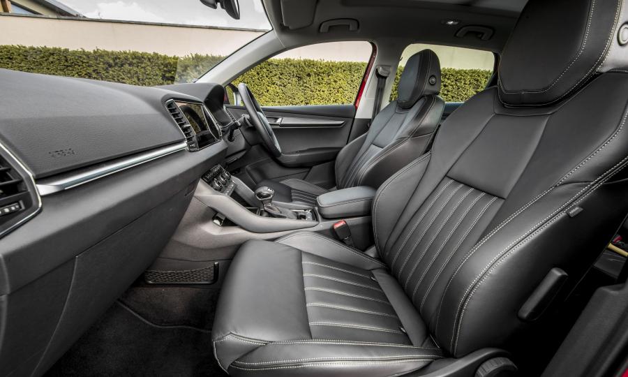 Интерьер Skoda Karoq 4x4 2017 года  (UK) (фото 19 из 40)